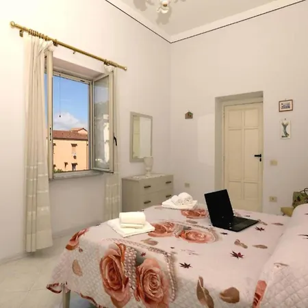 Centrally-located In *