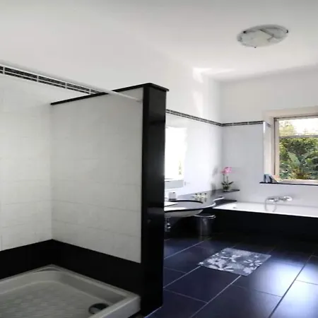 Centrally-located In Appartement