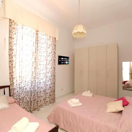 Centrally-located In Apartment *